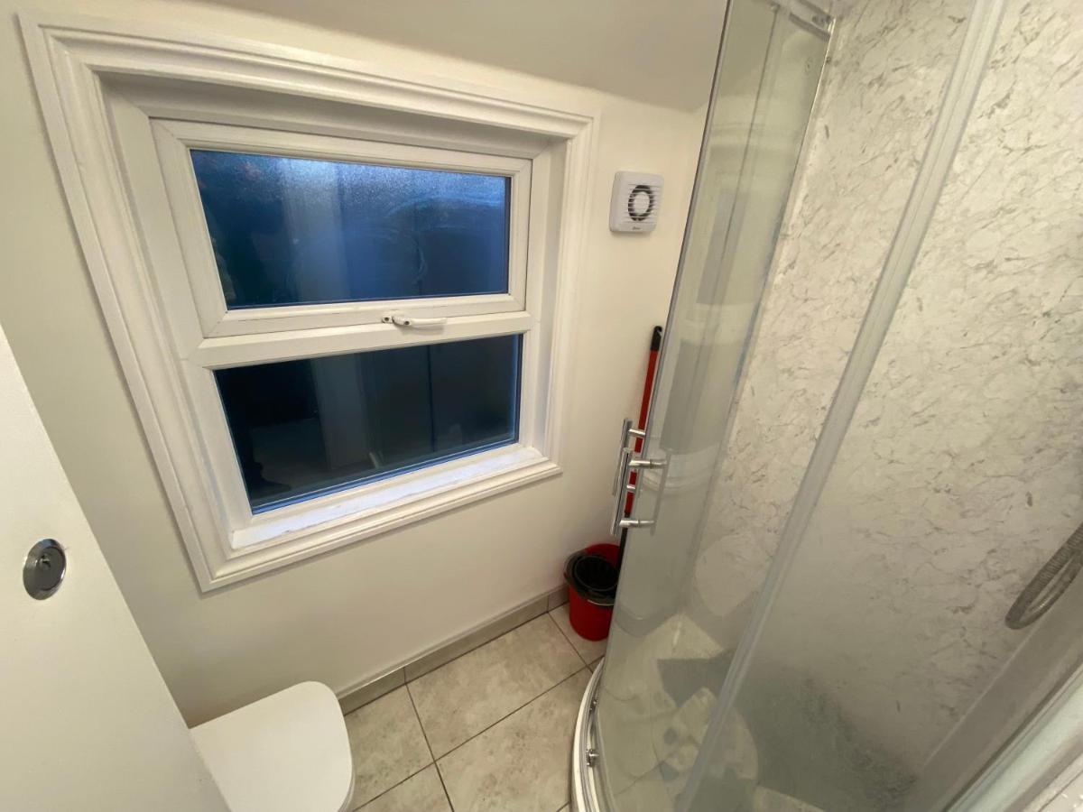 Small Single Room Walking Distance To Hove Station Esterno foto