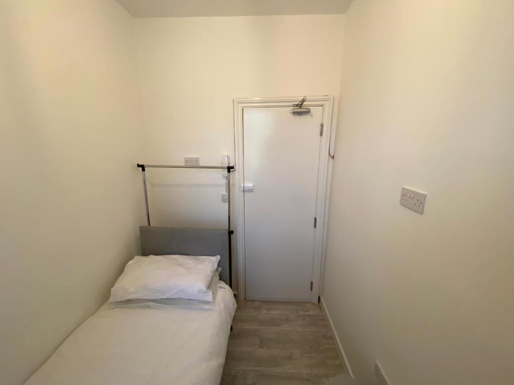 Small Single Room Walking Distance To Hove Station Esterno foto